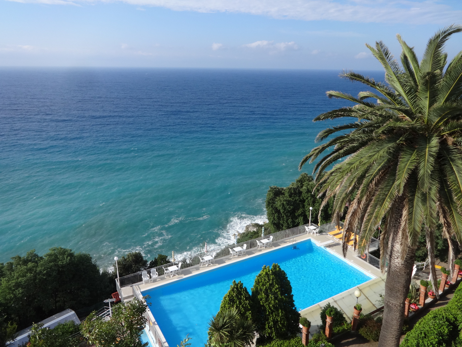 Die Ausblicke von unserem Hotel auf die ligurische Küste sind grandios.